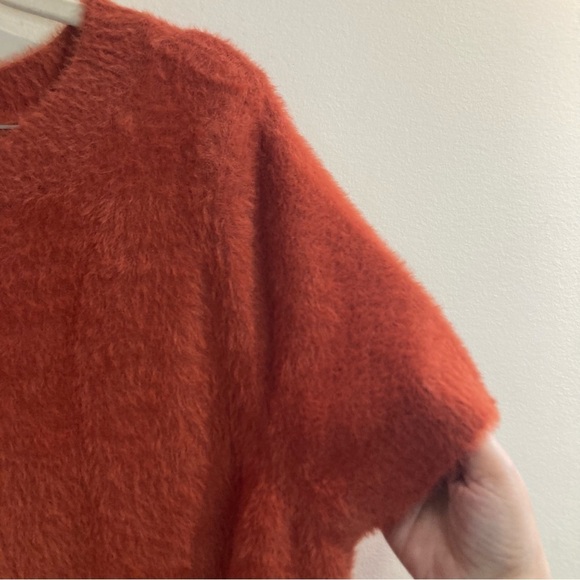 ANTHROPOLOGIE Sz XS Oversized Fuzzy Crew Neck Back Pleat Super Soft Sweater - Picture 2 of 11